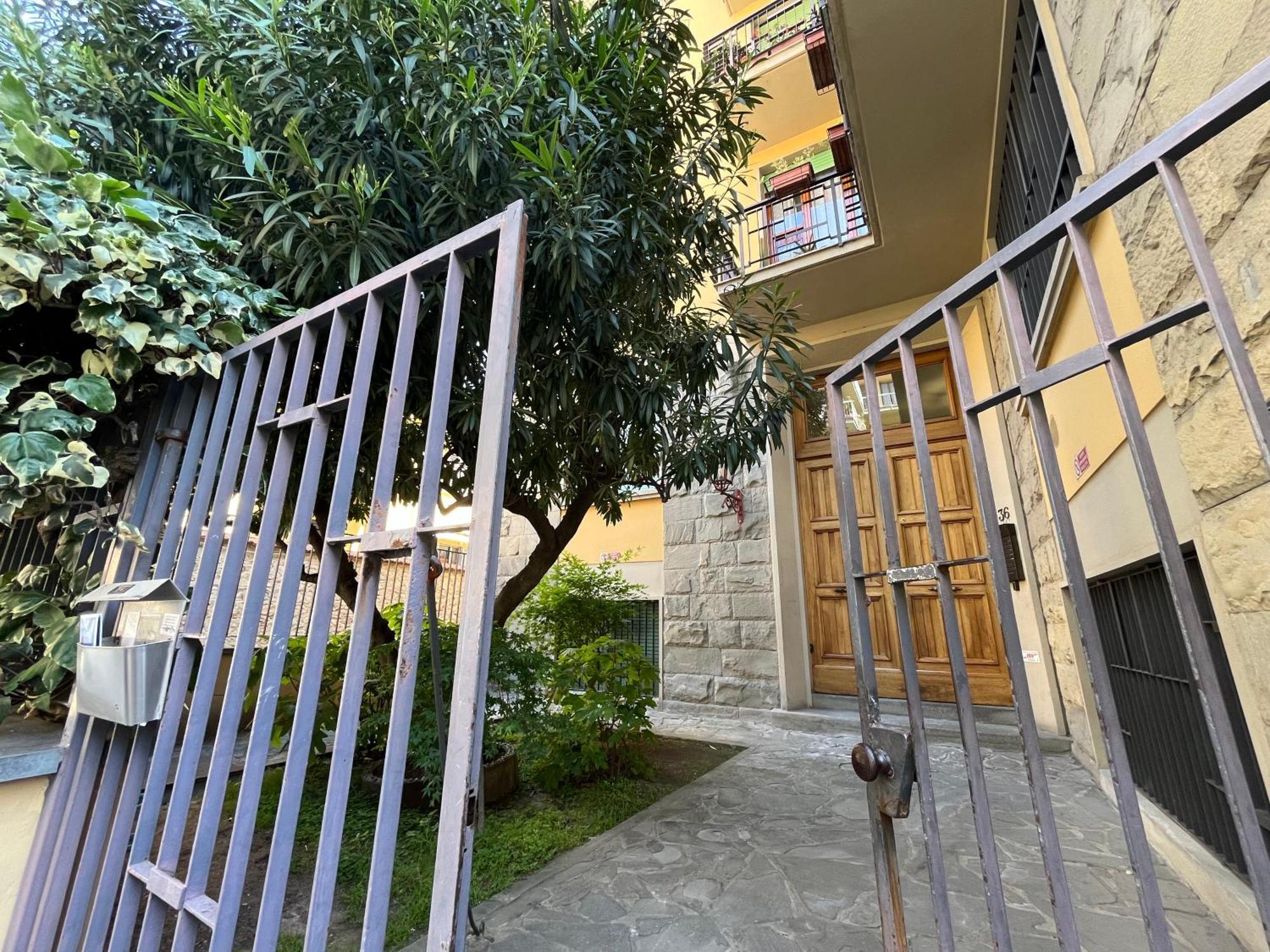 Orcagna Suite With Parking Флоренция Экстерьер фото